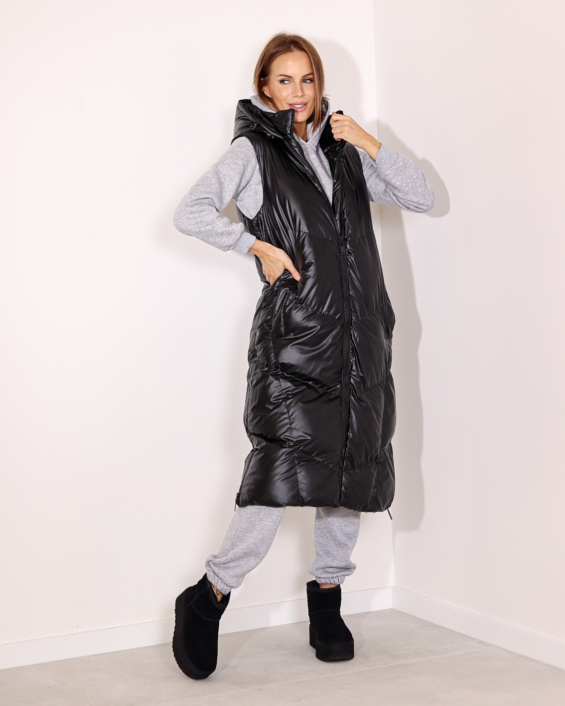 Melna garā veste ar kapuci - 10290 - Siluets